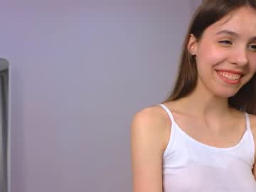 girl
        wanda_robinson cam image #1622098