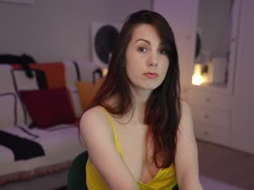 girl
        _blackbee_ cam image #6466221