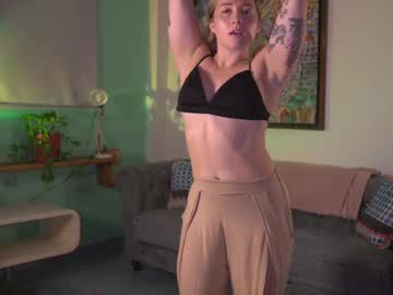 couple
        leahsunshine cam image #6823410