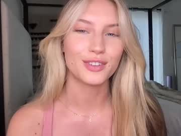 girl
        thezabrina cam image #1901229