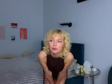 girl Nude Cam Girls Playing Games with hunter_eyess