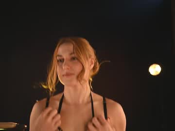 girl
        rocknrose cam image #1951818