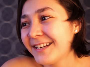 girl
        jeanfrancoa cam image #3699645