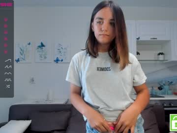 girl
        karalyons cam image #2133317