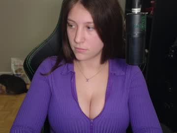 girl
        alexa_dream cam image #6636107