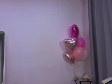 girl
        wanda_robinson cam image #2382043