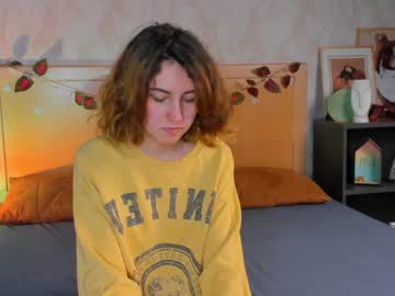 girl
        nalaray cam image #781044