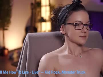 girl
        tiffanyriox cam image #6845672