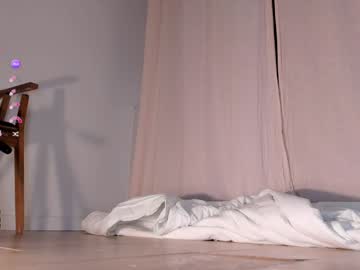 girl
        hee_jeen cam image #7001524