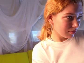 girl
        rowenabyron cam image #4337424