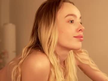 girl
        mother__of__dragons cam image #6398080