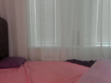 girl
        angelina_new cam image #2052660