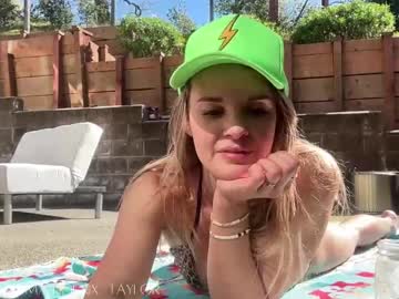 girl
        phoenix_taylor cam image #6225117
