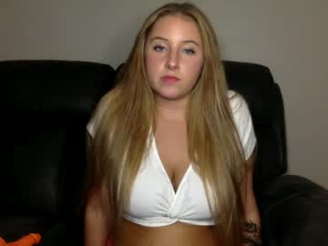 girl
        zoeycollinsss cam image #171421
