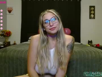 girl
        ohmyalexandria cam image #1415539