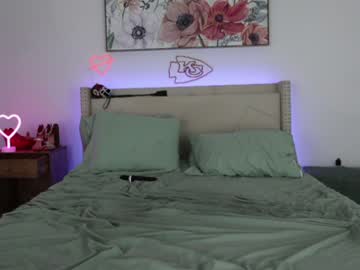 couple
        ari_lovexo cam image #6607193