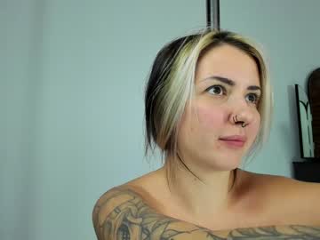 girl
        elliy_coy cam image #643240