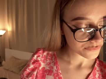 girl
        ameliniks cam image #4836903