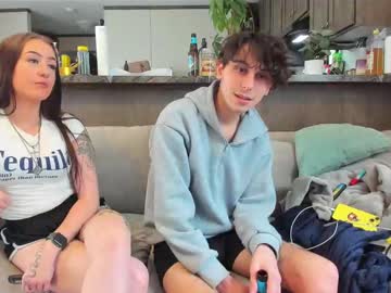 couple
        aesus3x cam image #6821923