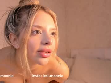 girl
        lesi_moonie cam image #4222574