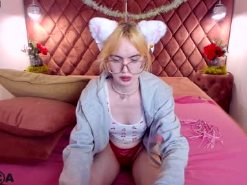 girl
        mistycerulin cam image #583505