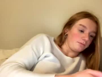 girl
        kaybrookee cam image #1228436