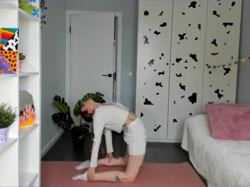 girl
        thisisamelia cam image #1180920
