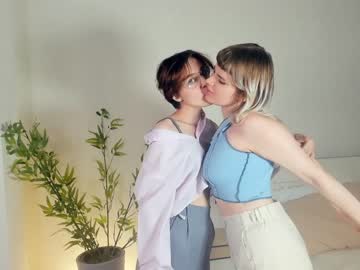 couple
        hoiiy_cute cam image #2191233