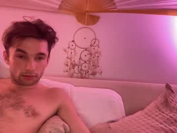 couple
        devyy333 cam image #5819765