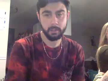 couple Nude Cam Girls Playing Games with masonn_luv