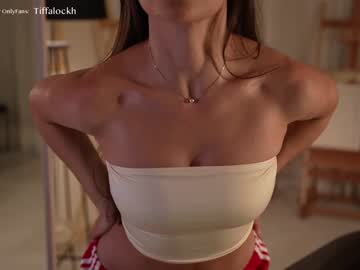 girl
        tifalock_ cam image #1987120