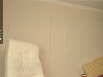 girl
        nao_mi_ cam image #2405858