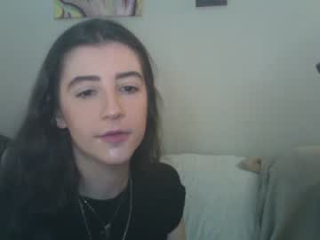 couple
        a_mariejuana69 cam image #1217118