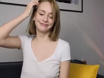 girl
        oliviablondie cam image #2712912
