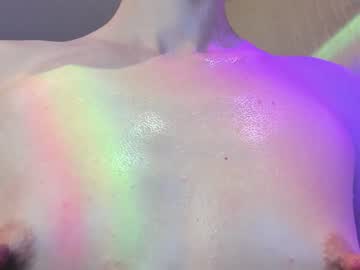 girl
        mira_fox_ cam image #2088302