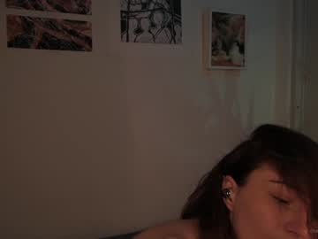 girl
        ms_mojo cam image #5799344