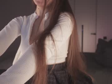 girl
        alice_kosmos cam image #5405815