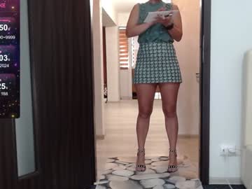 girl
        carmela_fox cam image #4533130