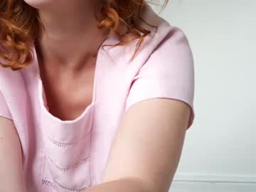 girl
        ellaa91 cam image #5499340