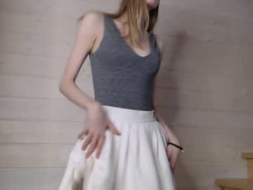 girl
        princess__aurora cam image #843864