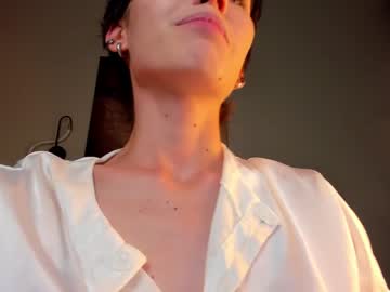 girl
        helenblash cam image #2016042