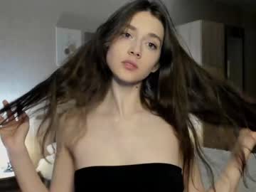 girl
        _wilson__ cam image #1483405