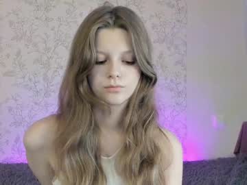 girl
        alainaestrada cam image #2708440