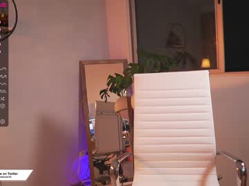 girl
        swt_molly cam image #221483