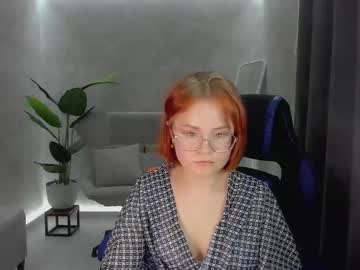 girl
        lu_muon cam image #5997061