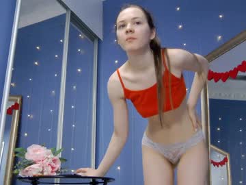 girl
        kriskras__ cam image #3656895