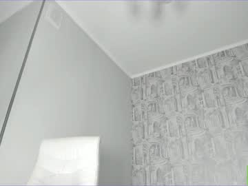 girl
        min_so_03 cam image #1906764