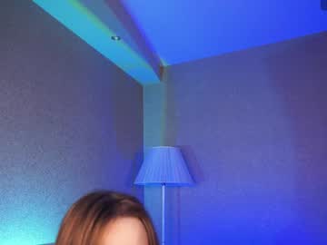 girl
        cateclem cam image #5203973