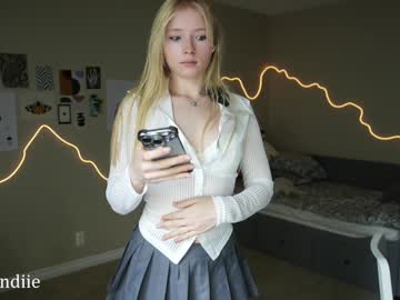 girl
        bestblondiiecb cam image #6446742