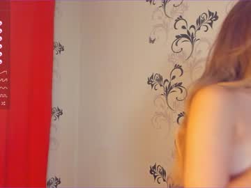 girl
        mila_milka_ cam image #2639542